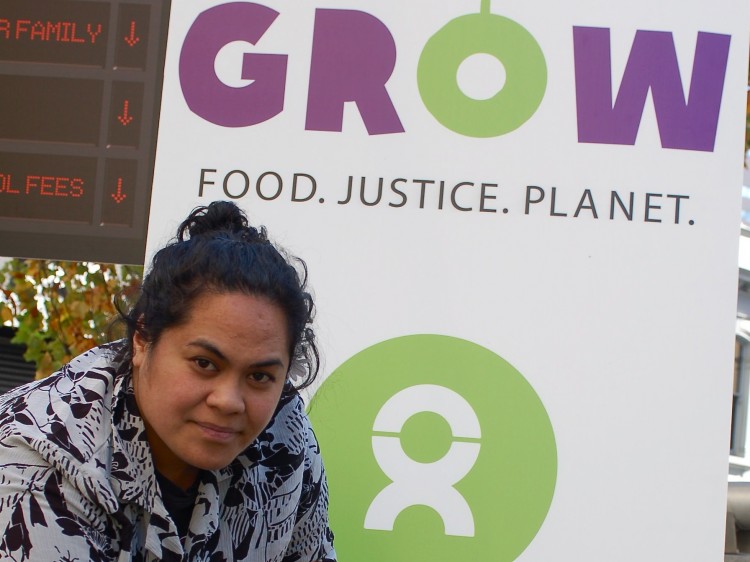 There is a need to invest in women having better access to agricultural land and loans. Launching Oxfam's GROW campaign in Freyberg Place, Auckland.  (Oxfam)