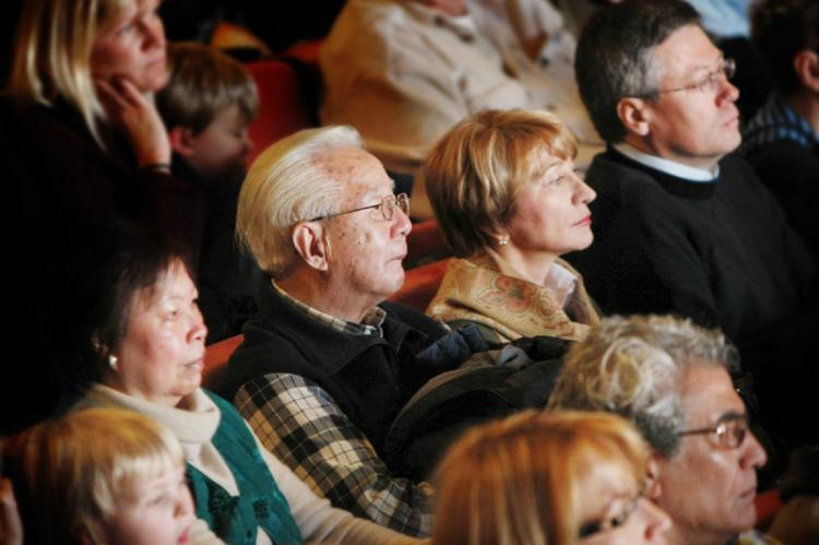 Members of audience watch the Divine Performing Arts Chinese New Year Splendor at Radio City Music Hall.  (The Epoch Times)