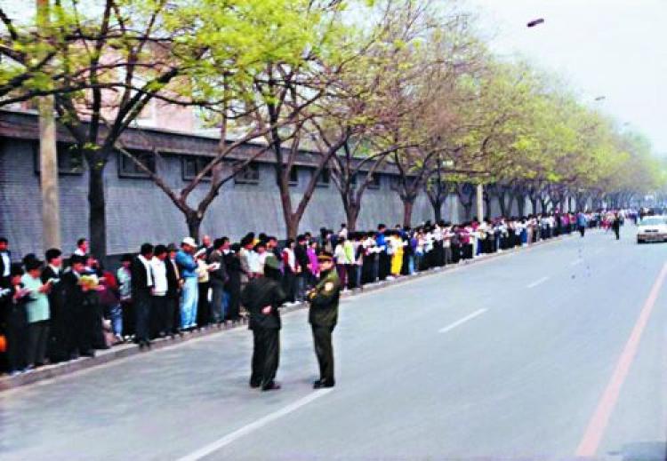 Ten years ago on April 25, 1999, 10,000 Falun Gong practitioners gathered in Beijing to peacefully appeal for their constitutional right to practise their belief. Three months later the Chinese regime launched its ruthless persecution of the group. (clearwisdom.net)