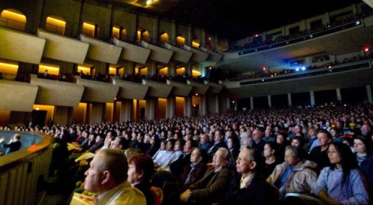 A diverse audience enjoyed the Chinese Spectacular in Cupertino. (The Epoch Times)