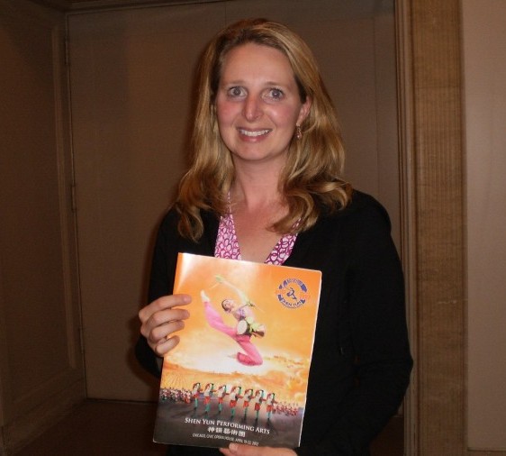 Lucy Czesak, attends Shen Yun Performing Arts at Chicago's Civic Opera House, on April 22. (The Epoch Times)