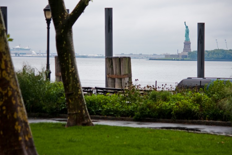 Battery Park in New York is eerily quiet on the afternoon of Saturday, Aug. 27., ahead of Hurricane Irene. (Robert Counts/The Epoch Times)