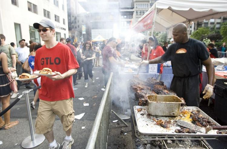 Tens of thousands of New Yorkers descended on Madison Square Park on Sunday for the seventh annual Big Apple Barbeque Block Party. (The Epoch Times)