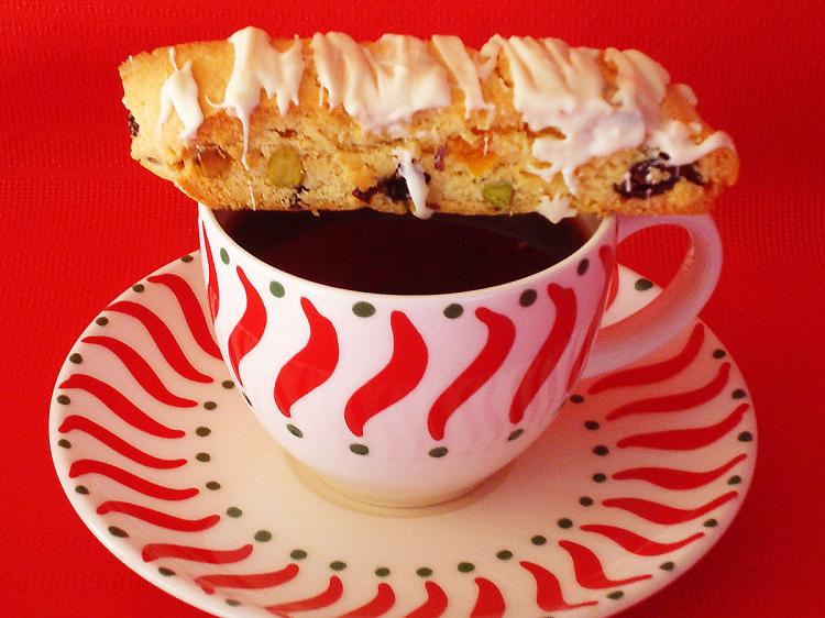 CRISPY ITALIAN COOKIE: A light dessert to serve with coffee and tea.  (Sandra Shields/The Epoch Times)