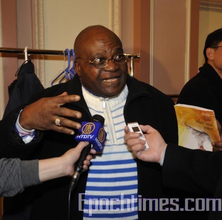 Archbishop Alfred Adelekan talking to the media after the performance in Philedelphia, Sunday Dec. 21. (The Epoch Times)