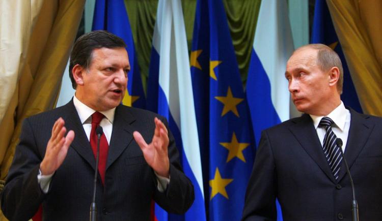 European Commission President Jose Manuel Barroso (L) will not meet Russian PM Vladimir Putin (R) at the World Energy Summit which will be held in Sofia, Bulgaria on April 24-25, 2009, on the initiative by the Bulgarian government. The latter has cancelled his participation in the forum at the last minute. (Alexander Nemenov/AFP/Getty Images)