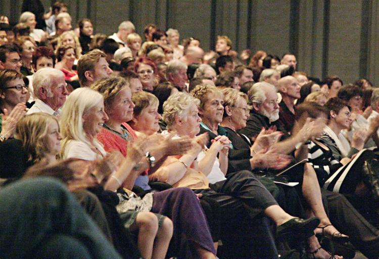 The audience in the Canberra Theatre on March 28 (Renee/The Epoch Times)