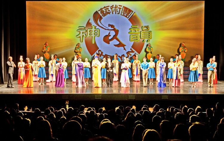 Shen Yun Performing Arts Touring Company's curtain call at the Canberra
