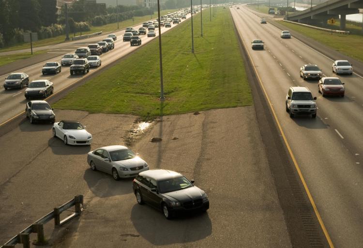 Both sides of a highway are opened for traffic fleeing on mandatory evacuation orders from Hurricane Gustav in New Orleans on August 31, 2008. Australia would have extreme difficulty dealing with a large-scale disaster, says a former emergency chief. (Matthew Hinton/AFP/Getty Images)
