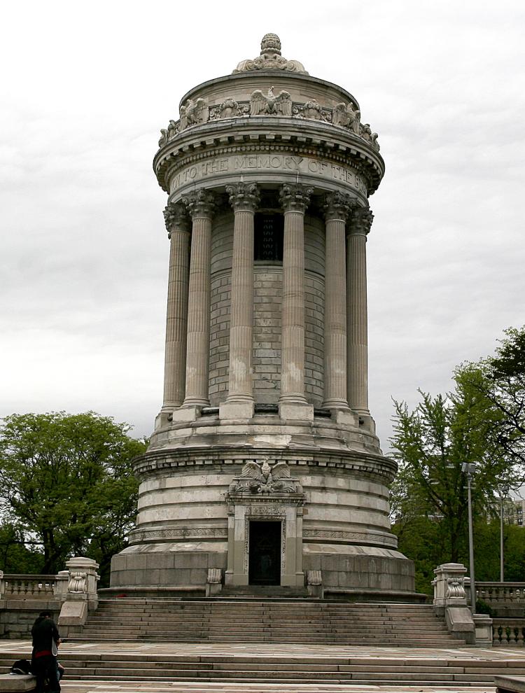 The Soldiers' and Sailors' Monument on Riverside Drive at West 89th Street was dedicated on Memorial Day in 1902.  (Tim McDevitt/The Epoch Times)