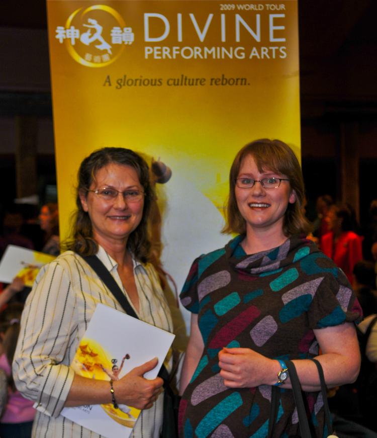 Mrs. Worrall and her daughter Mrs. Thompson, a dance teacher (Matthew Robertson/The Epoch Times)