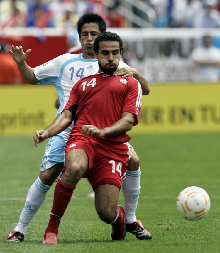 CANADIAN SOCCER STAR: Dwayne De Rosario will now play for his hometown team in addition to his country, as shown here in 2007. (Stan Honda/AFP/Getty Images)