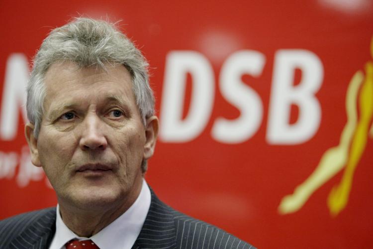 Chief executive officer (CEO) of DSB bank Dirk Scheringa prepares to address a press conference at the DSB headquarters in Wognum on October 19, 2009. (Rick Nederstigt/AFP/Getty Images)
