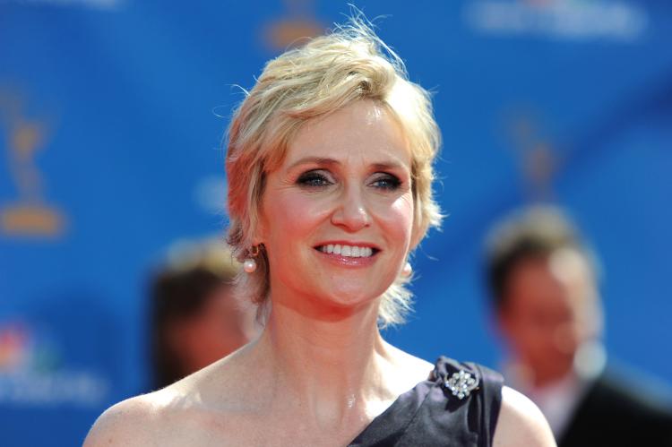 Emmys 2010: Actress Jane Lynch arrives at the 62nd Annual Primetime Emmy Awards held at the Nokia Theatre L.A. Live on August 29, 2010 in Los Angeles, California.  (Frazer Harrison/Getty Images)