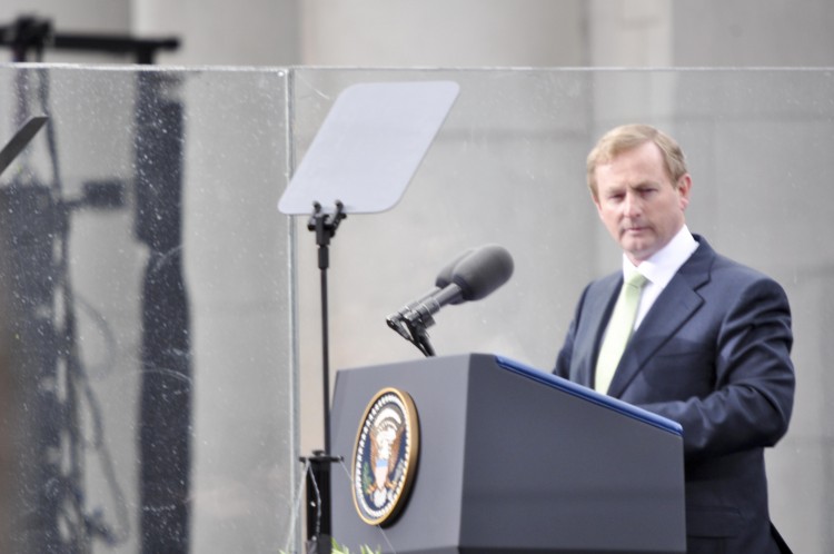 Taoiseach Enda Kenny addresses a crowd in College Green Dublin, during to President Obama's visit to Ireland this summer, 2011. (Martin Murphy/The Epoch Times)