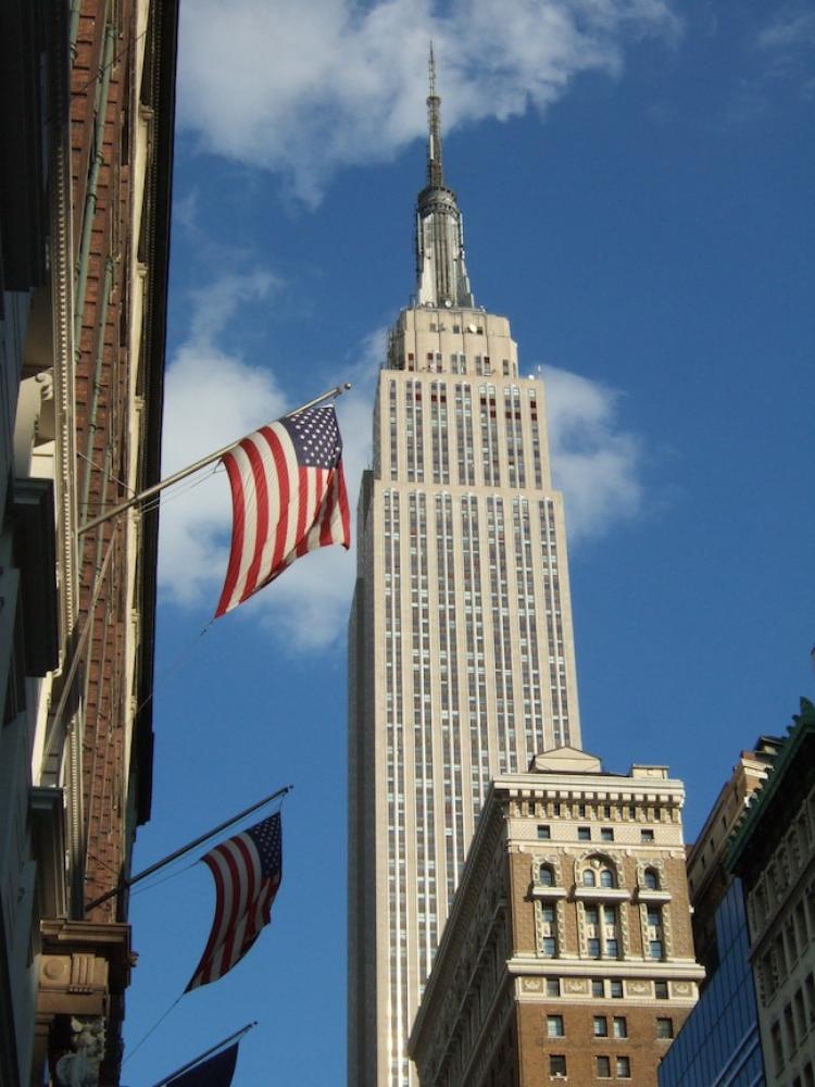 Several New York City council members are pushing for the owners of the Empire State Building to light up blue and white in two months, in the wake of a controversial decision by building owners to not honor Mother Teresa this week.  (Edward Dai/The Epoch Times)