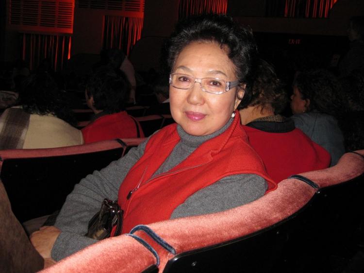 Guanglan Shen, a renowned Chinese actress in the 1980s, found the show pure and inspiring. (Fei Xin/The Epoch Times)