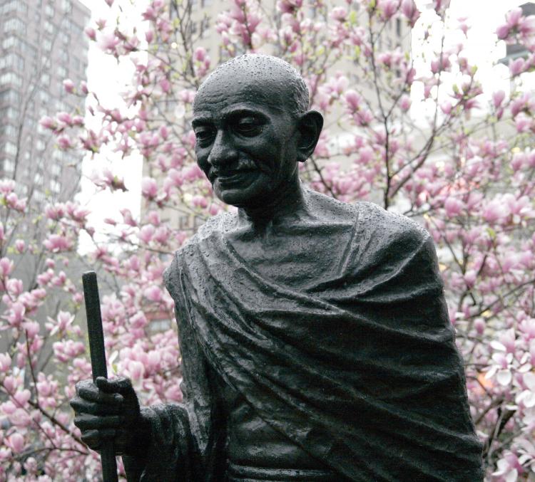 GANDHI'S SPECS: The bronze statue of Indian leader Mahatma Gandhi is missing its famous round eyeglasses. (Tim McDevitt/The Epoch TImes)