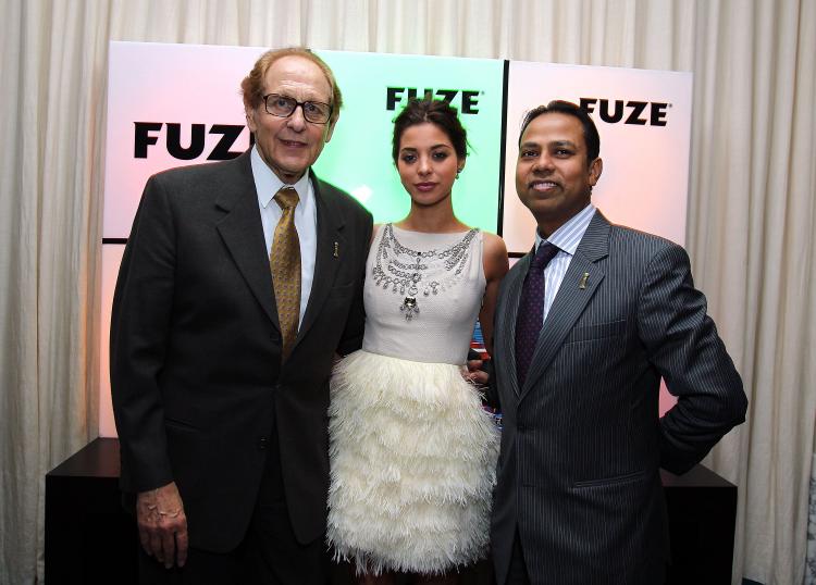 Gia Mantegna (C) will serve as Miss Golden Globe 2011. (Alexandra Wyman/Getty Images for InStyle)