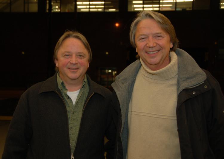 Mr. Goble (R), a lounge enertainer, and his brother (Matthew Little/The Epoch Times)