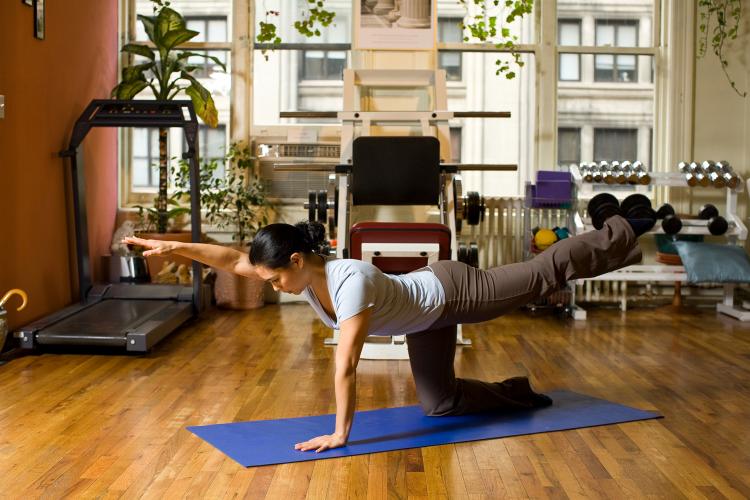 This exercise does wonders for the health of your back. (Henry Chan/The Epoch Times, Space Courtesy of Fitness Results)