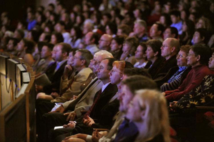 Audience watches the DPA performance in Houston on Dec. 23. (The Epoch Times)