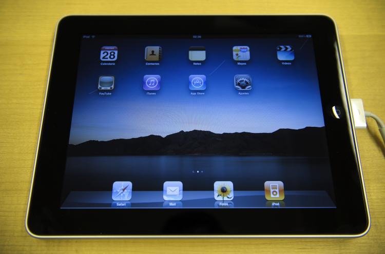 IPAD INSOMNIA: Using iPads before sleep may cause sleep disturbances. (Josef Lago/AFP/Getty Images)