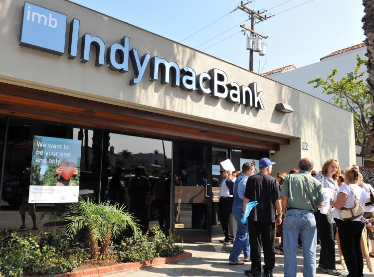 Customers line up in front of an IndyMac Bank branch in Santa Monica, California, on July 14, 2008.  (GABRIEL BOUYS/AFP/Getty Images)