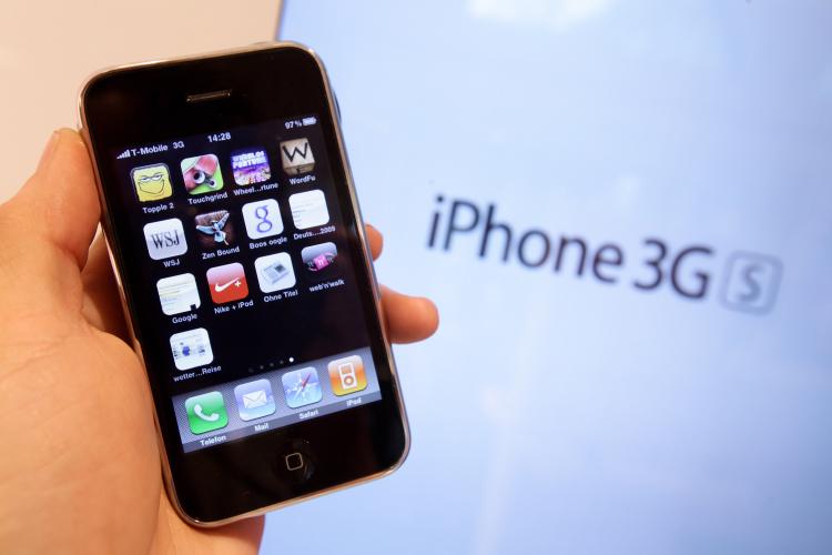 An iPhone at a shop of German telecommunications provider Deutsche Telekom. The product continues to sell at a high pace. (Sean Gallup/Getty Images)