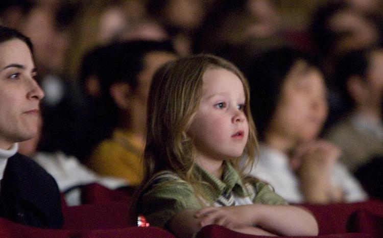 Audience at the Queen Elizabeth Theatre on April 7 (Ji Yuan/The Epoch Times)