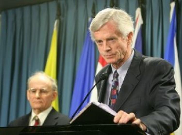 Former Canadian Secretary of State for Asia-Pacific David Kilgour and David Matas, a human rights lawyer, on August 22, 2008, released a new letter, describing new evidence about continued murder of Falun Gong practitioners in China for their organs.