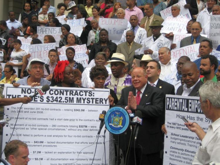 Senator Carl Kruger speaks about mayoral control and the Department of Education. (Vicky Jiang/The Epoch Times)