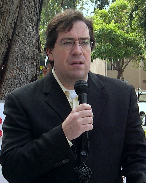 Adam Charles in 2004. (Clearwisdom.net)
