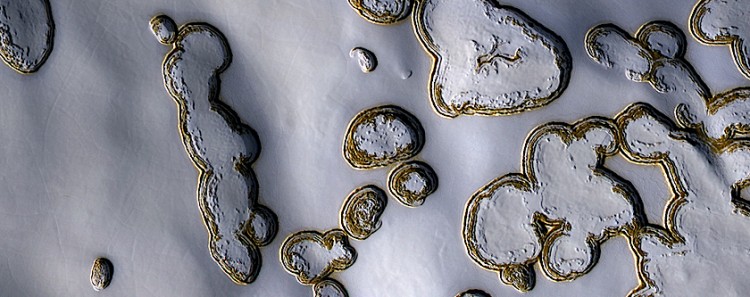 HiRISE (High Resolution Imaging Experiment) image of the south polar ice cap on Mars. (NASA/JPL/University of Arizona)