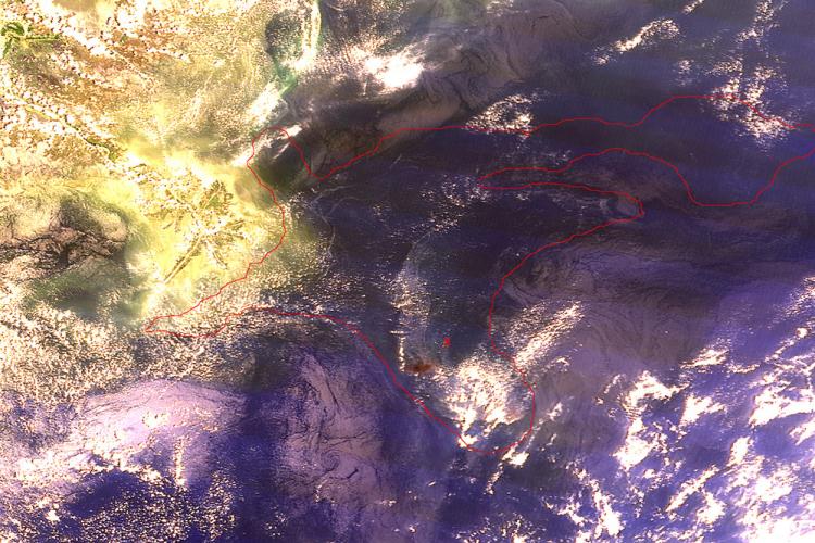 Gulf Oil Spill: Satellite remote sensing imagery of the oil spill in Gulf of Mexico on May 6. The oil spill is outlined by the red line; please click on the image to enlarge it. (Dr. Chuanmin Hu, University of South Florida)