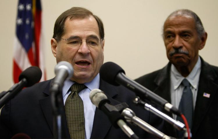 Nadler wants the FAA to require that all aircraft be equipped with radio transponders. (Alex Wong/Getty Images)