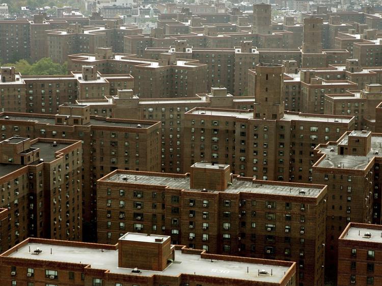 The Peter Cooper Village and Stuyvesant Town apartment complex is seen from Waterside Plaza October 19, 2006 in New York City. (Mario Tama/Getty Images)