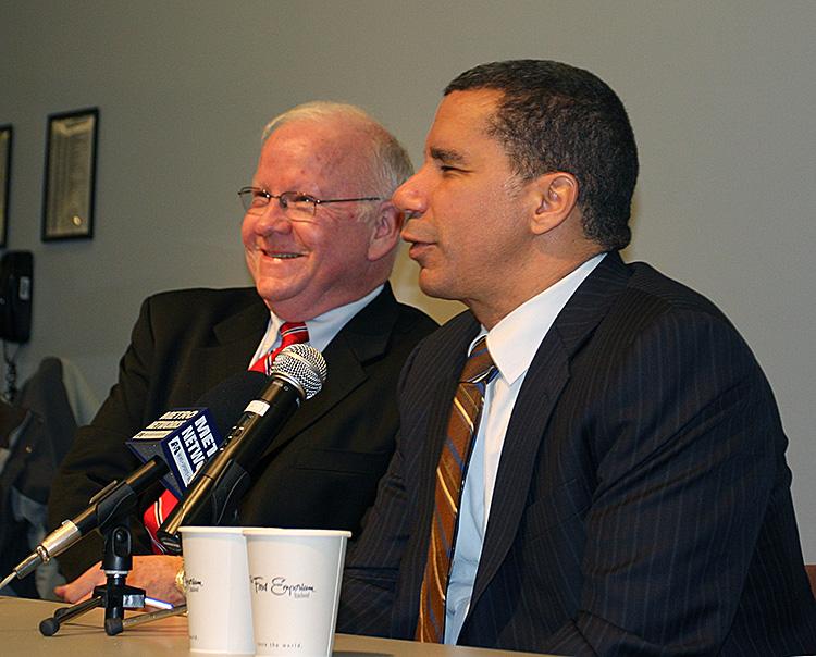 Governor David Paterson shared with News Radio 880 host Rich Lamb his insights looking back on his term as governor. The New York Press Club brought the governor to CUNY School of Journalism Wednesday night, a month before he gives up his office. (Tara MacIsaac/The Epoch Times)