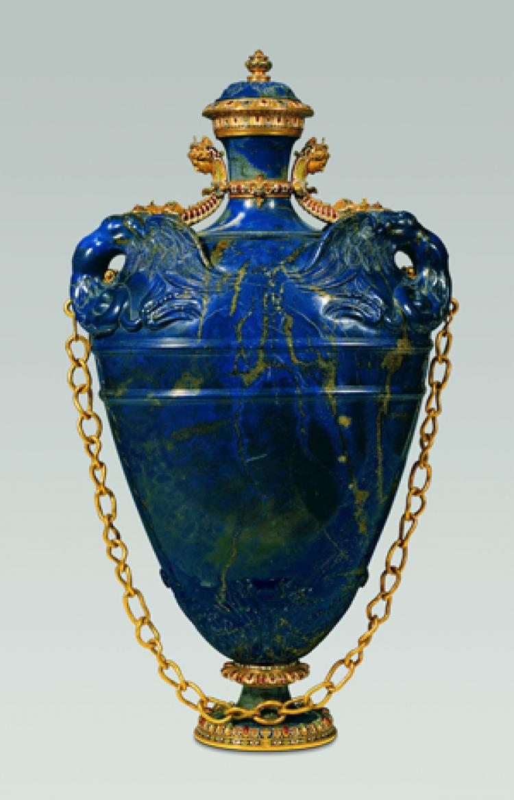 Florentine Flask of lapis lazuli with gold and gilt-copper mount from 1583. (Museo degli Argenti, Florence.). (www.metmuseum.org)
