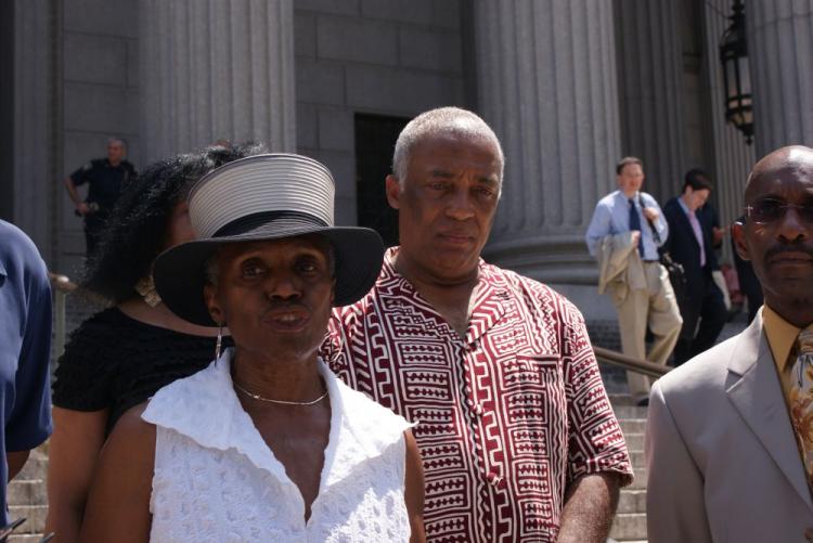 Viola Plummer (L), former employee of City Councilman Charles Barron (R) files lawsuit against City Council Speaker Christine Quinn in front the New York Supreme Court. (Diana Hubert/Epoch Times Staff)