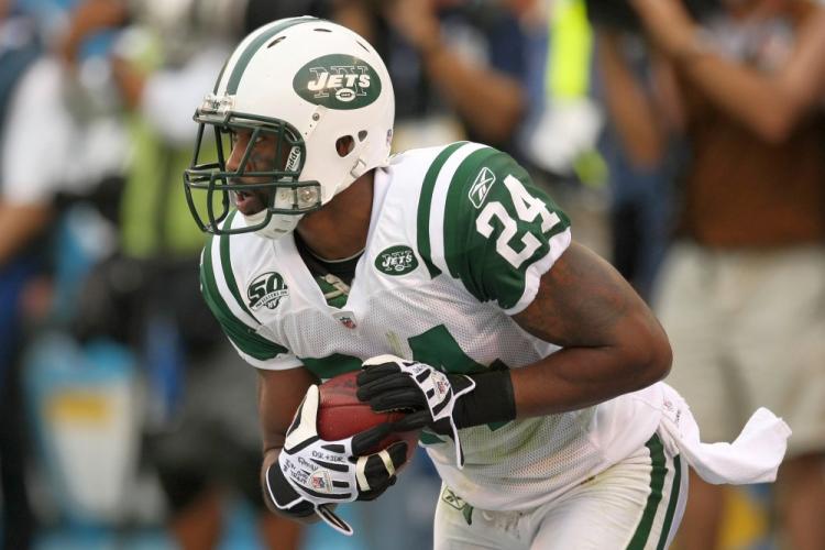 Darrelle Revis is back with the New York Jets. (Stephen Dunn/Getty Images)