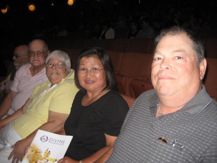 Mr. Richardson, wife, sister, and brother (Bin Li/The Epoch Times)