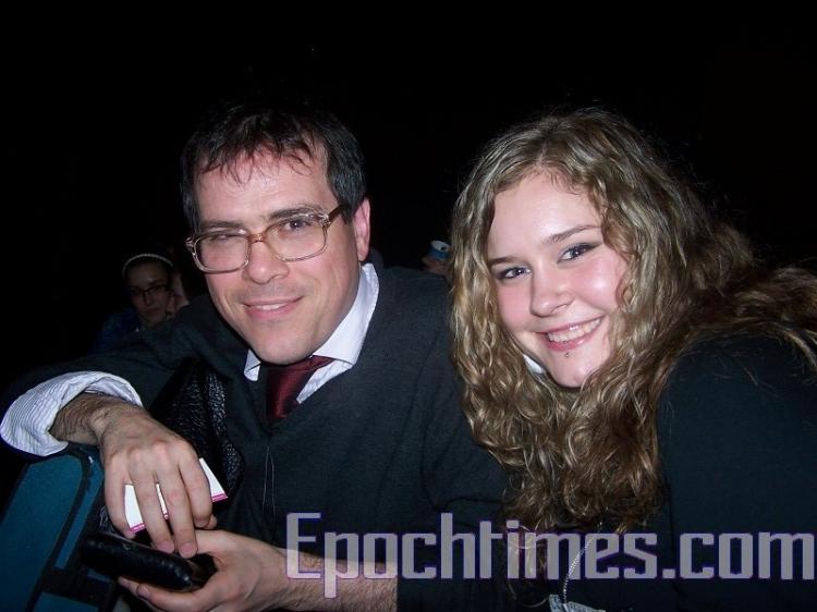 Dr. Huehns (L), a lecturer at the Royal Academy of Music, and his student (Tang Feng/The Epoch Times)