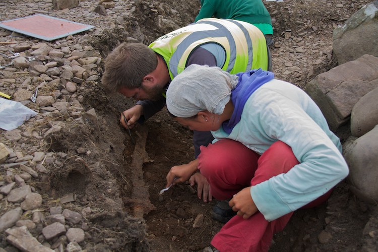 The excavation site on the Ardnamurchan Peninsula in Scotland. (Dan Addisson)