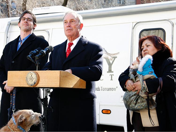CURB YOUR PET: Mayor Bloomberg announced a new program on Tuesday that will offer spay and neutering services for free to the pets of New Yorkers.  (Li Xin/The Epoch Times)
