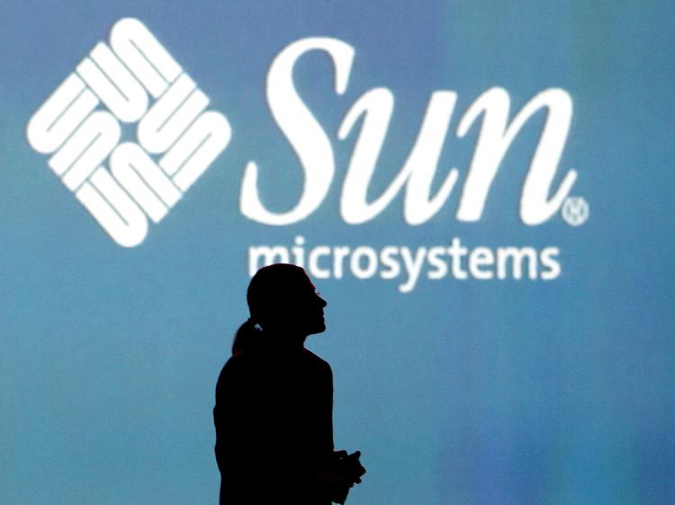 Sun Microsystems CEO Jonathan Schwartz delivers a keynote address at the 2006 Oracle OpenWorld conference in San Francisco, California.    (Justin Sullivan/Getty Images)