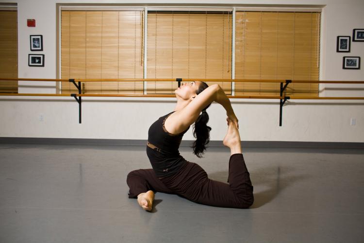 ACSM suggests stretching two to three times per week.  (Henry Chan/The Epoch Times )