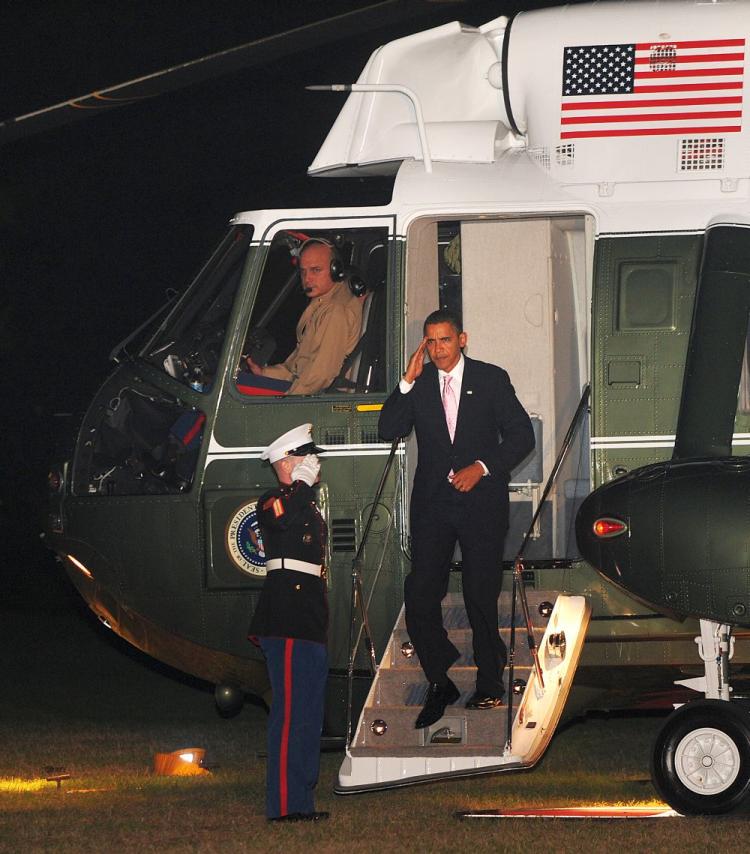 U.S. President Barack Obama returns from Marine One on the South Lawn of the White House on October 23, 2009 in Washington, DC. (Olivier Douliery-Pool/Getty Images)