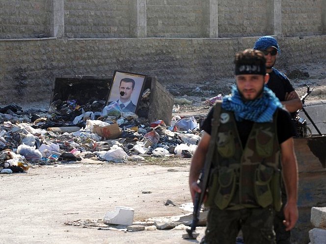 Fighters from the Syrian opposition guard