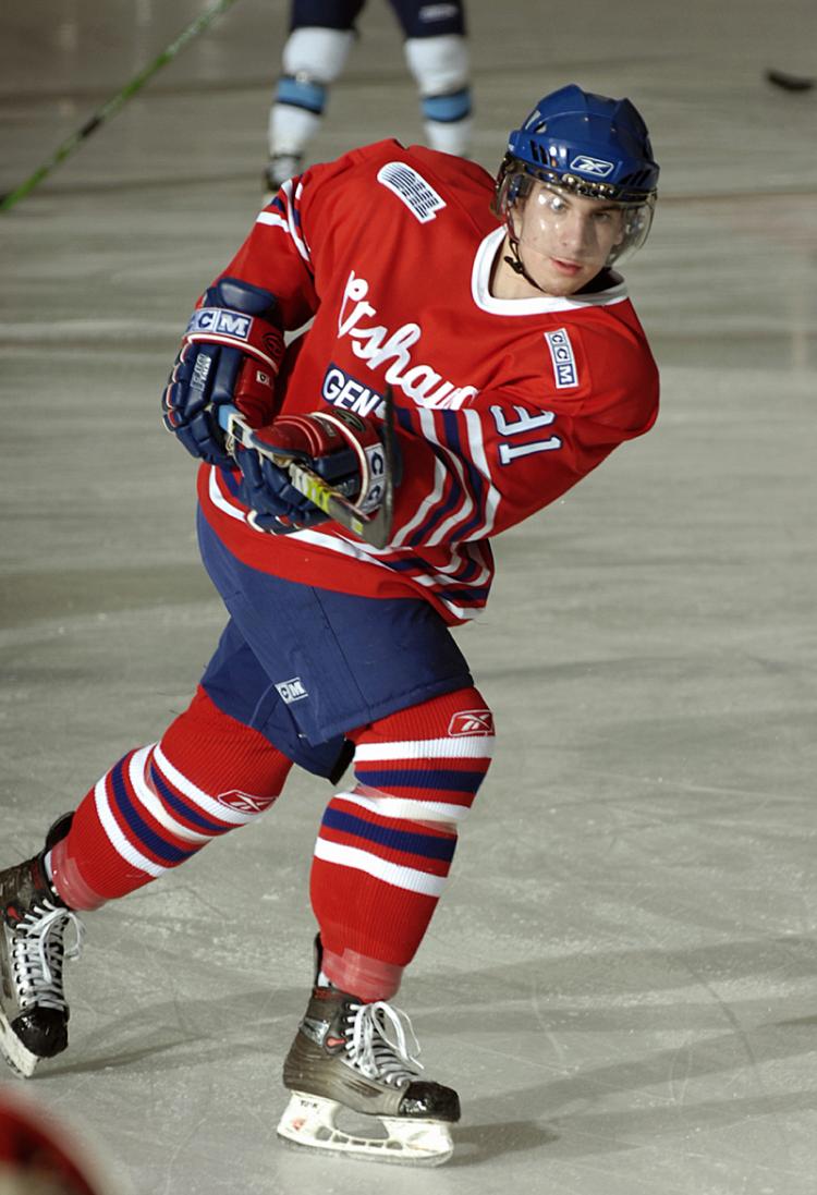 John Tavares (who normally plays for the Oshawa Generals) scored a hat-trick to help beat the American team. (Dave Abel/Getty Images)